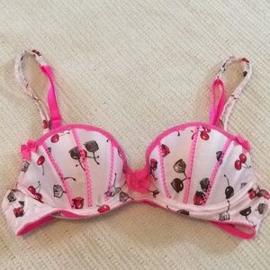 Victoria’s Secret Sexy Little Things Push Up Bra🍒